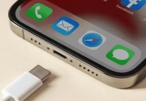 钟楼苹果15维修分享iPhone15改USB-C接口后能和安卓用户互借充电器吗 